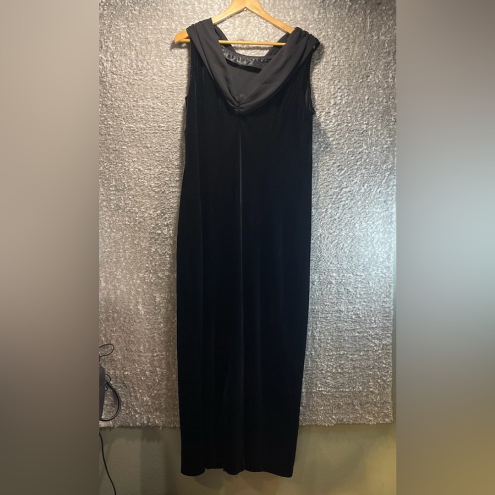 Ronni Nicole By Ouida Women's Maxi Gown Velvet Black Dress 20W Classic Preppy - Picture 2 of 12
